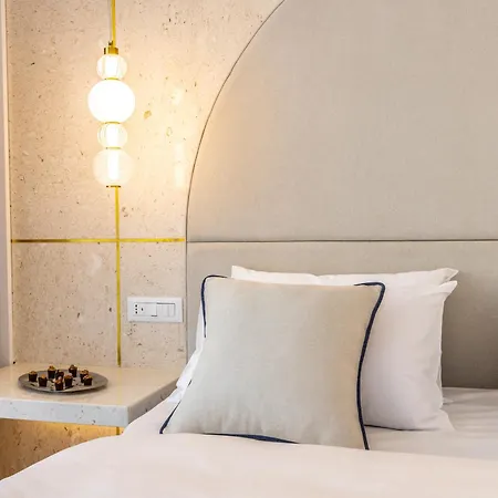 Hotel Apeiro Avant-garde